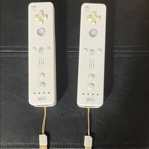 Nintendo Wii Original Remote Controllers - White.